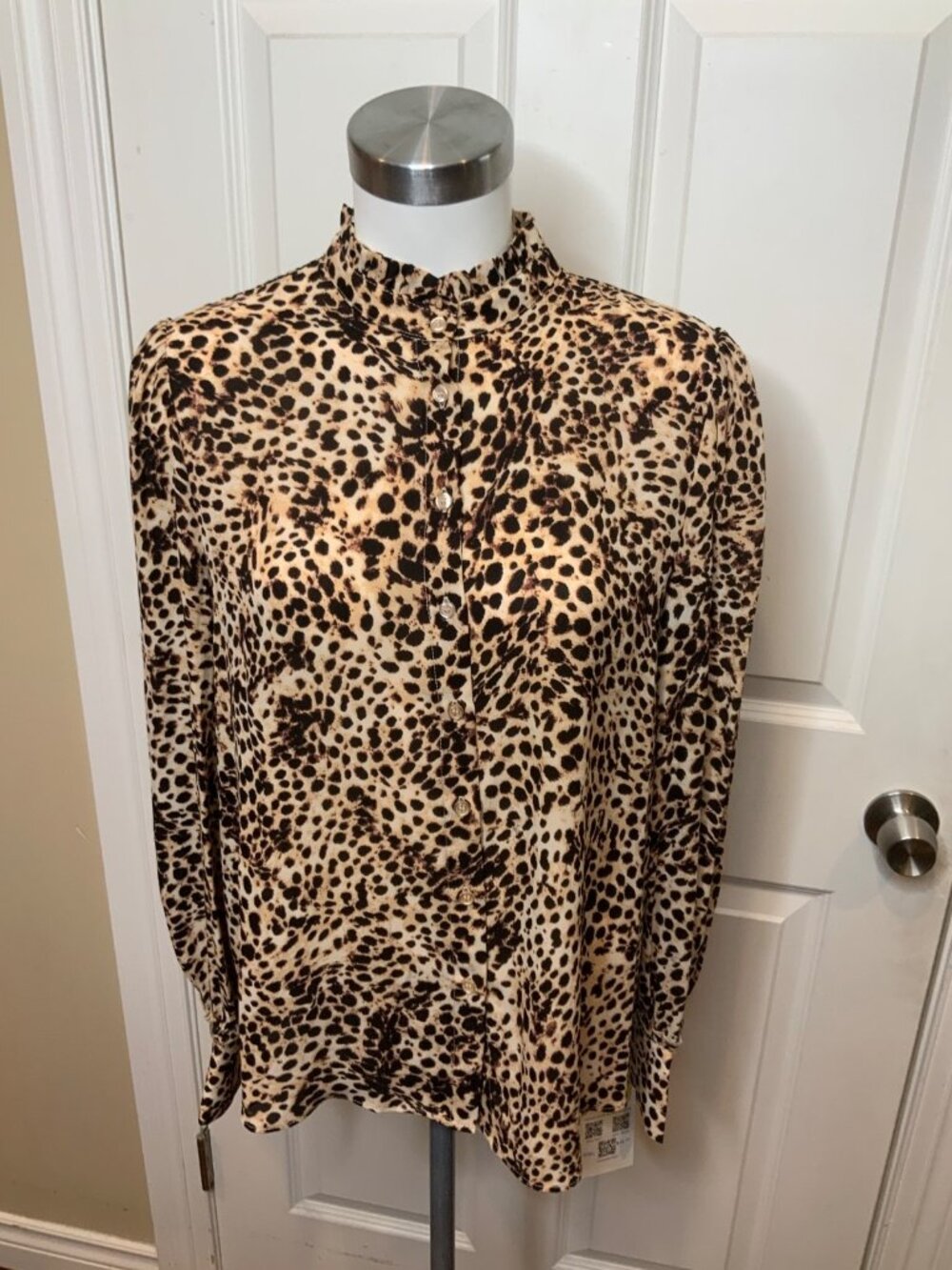 T Tahari Tan Leopard Print Crepe Ruffle Blouse, Size L